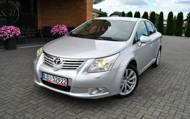 TOYOTA Avensis 