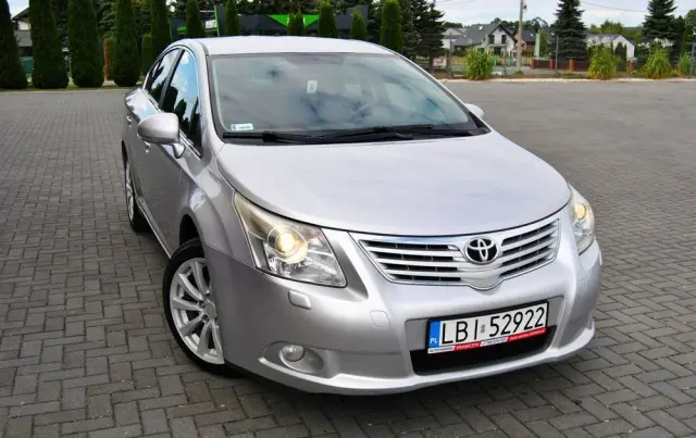 TOYOTA Avensis 