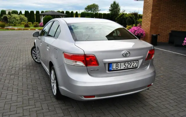 TOYOTA Avensis 