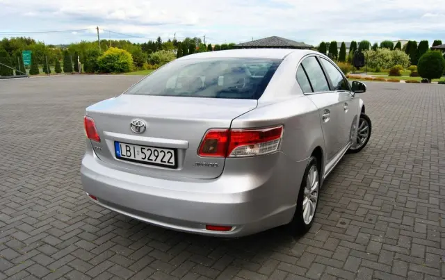 TOYOTA Avensis 