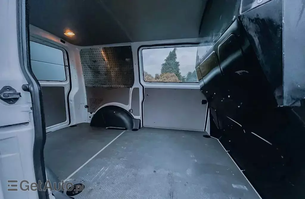 VOLKSWAGEN TRANSPORTER 