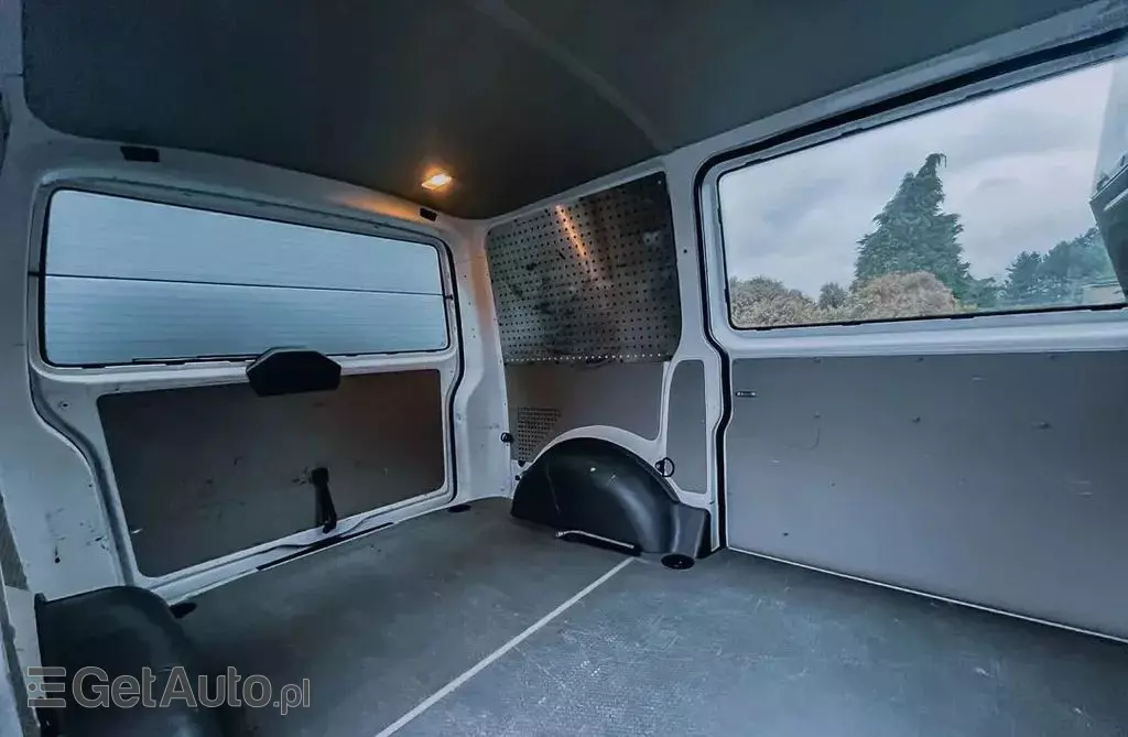 VOLKSWAGEN TRANSPORTER 