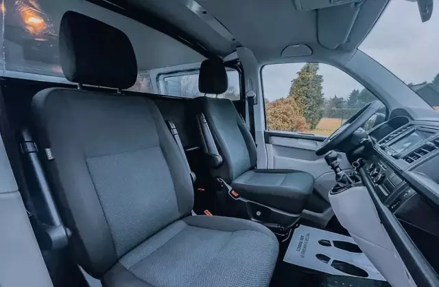 VOLKSWAGEN TRANSPORTER 