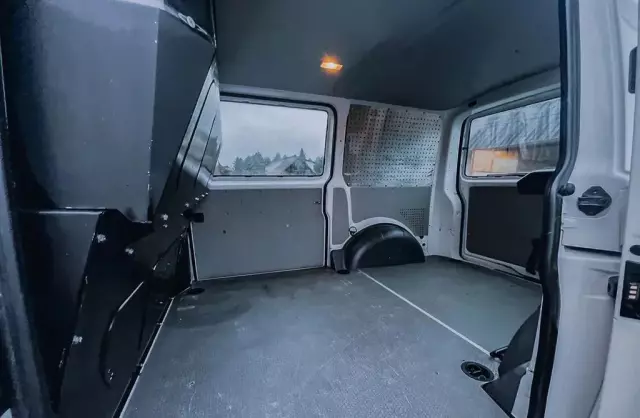 VOLKSWAGEN TRANSPORTER 