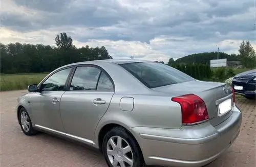 TOYOTA Avensis 