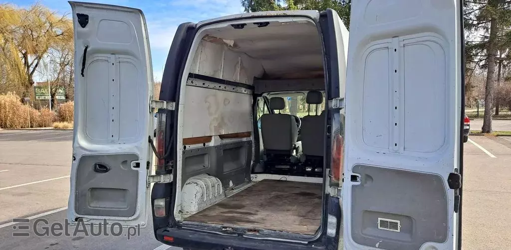 RENAULT Trafic 