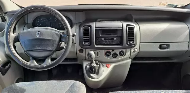 RENAULT Trafic 