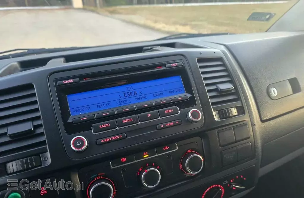 VOLKSWAGEN TRANSPORTER 