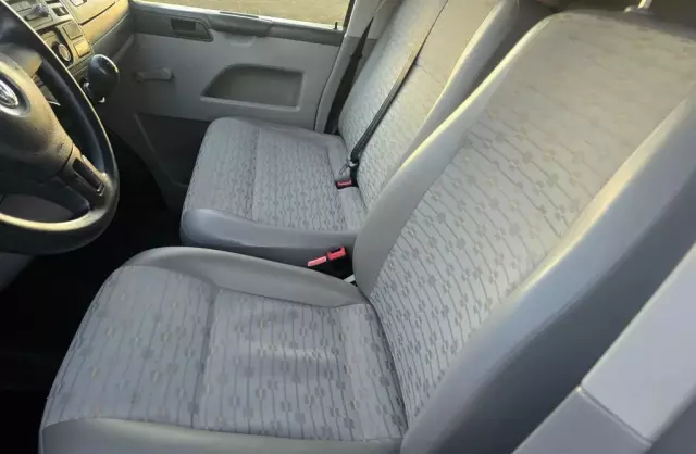 VOLKSWAGEN TRANSPORTER 