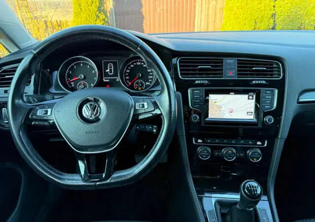 VOLKSWAGEN Golf 1.4 TSI BMT Highline