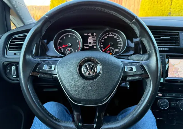 VOLKSWAGEN Golf 1.4 TSI BMT Highline