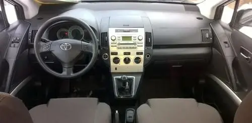 TOYOTA Corolla Verso 