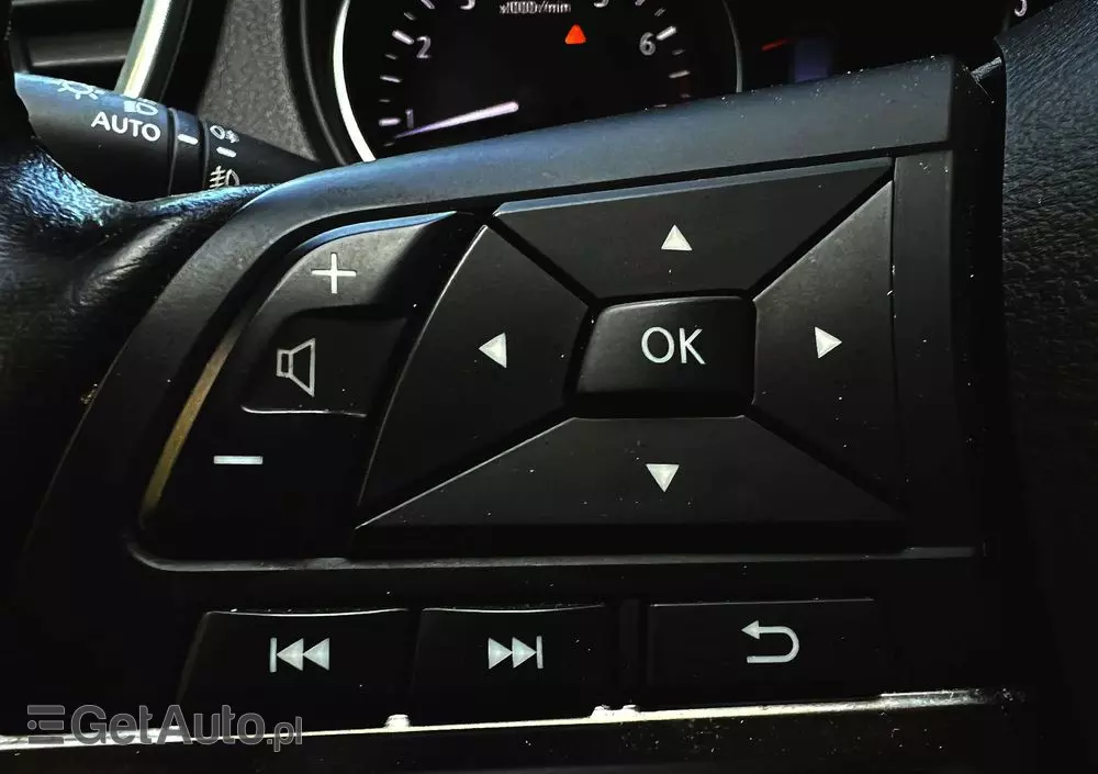 NISSAN Qashqai 1.3 DIG-T N-Connecta