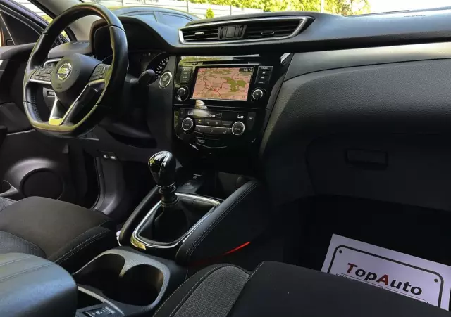 NISSAN Qashqai 1.3 DIG-T N-Connecta