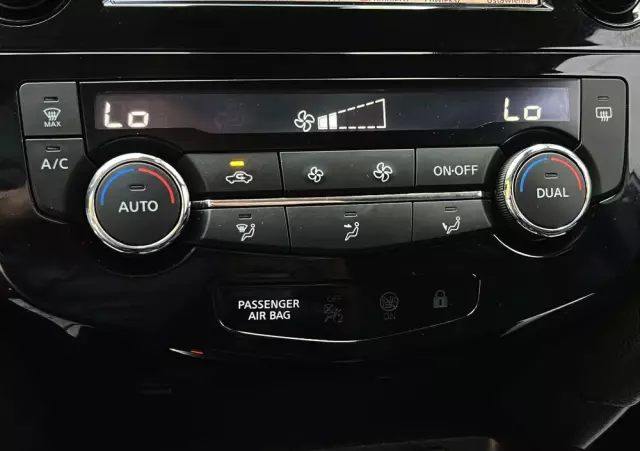 NISSAN Qashqai 1.3 DIG-T N-Connecta