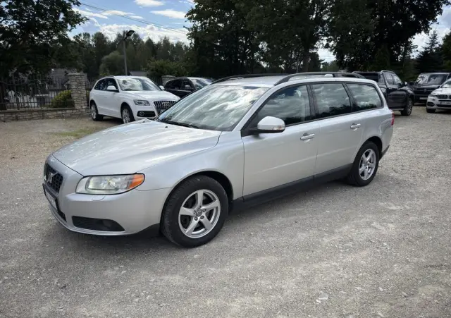VOLVO V70 D5 AWD Summum