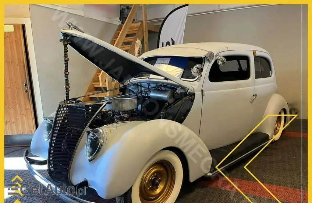 FORD 74 Tudor Sedan 2.2 V8  