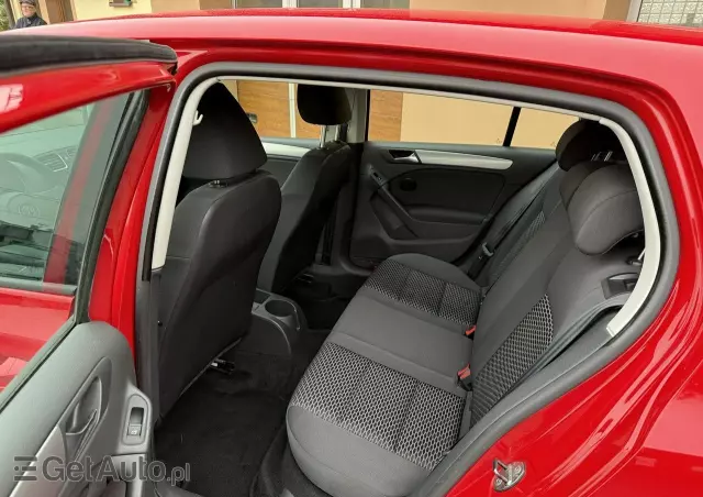 VOLKSWAGEN Golf 1.6 DSG Trendline