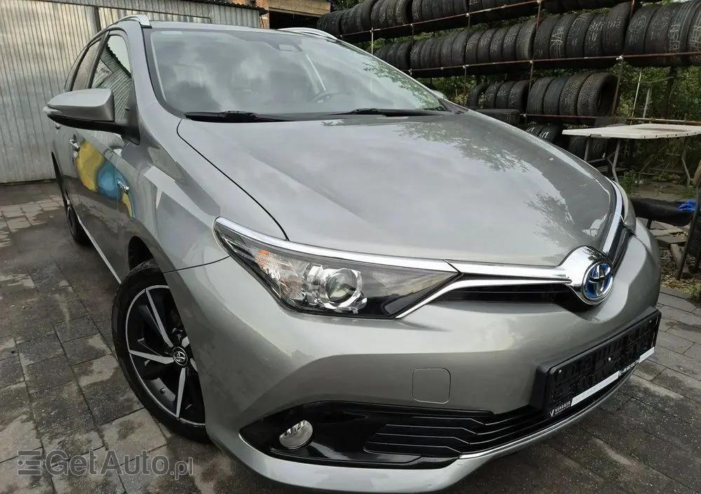 TOYOTA Auris 