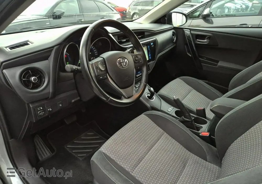 TOYOTA Auris 