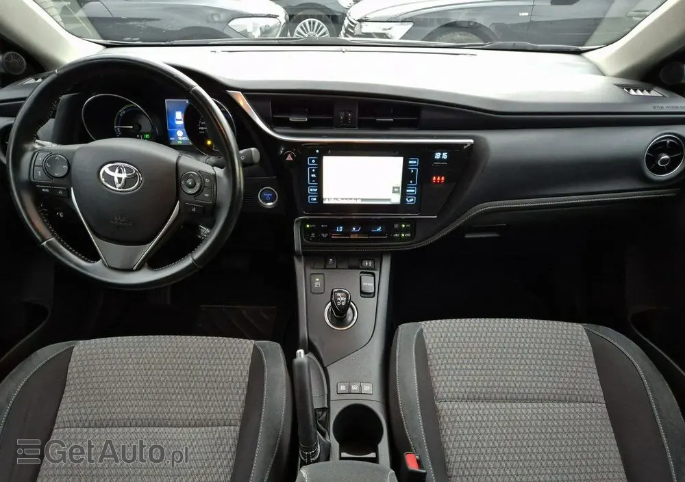 TOYOTA Auris 