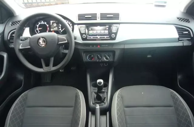 SKODA Fabia 