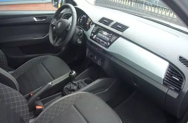 SKODA Fabia 