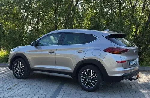 HYUNDAI Tucson 