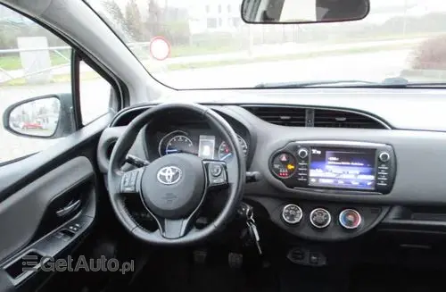TOYOTA Yaris 