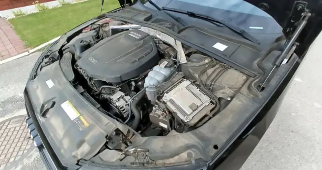 AUDI A4 35 TFSI S tronic S line