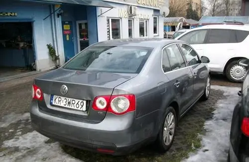 VOLKSWAGEN Jetta 