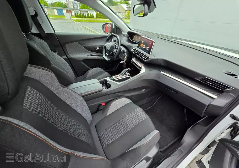 PEUGEOT 5008 E-HDI FAP 115 EGS6 Stop&Start Allure