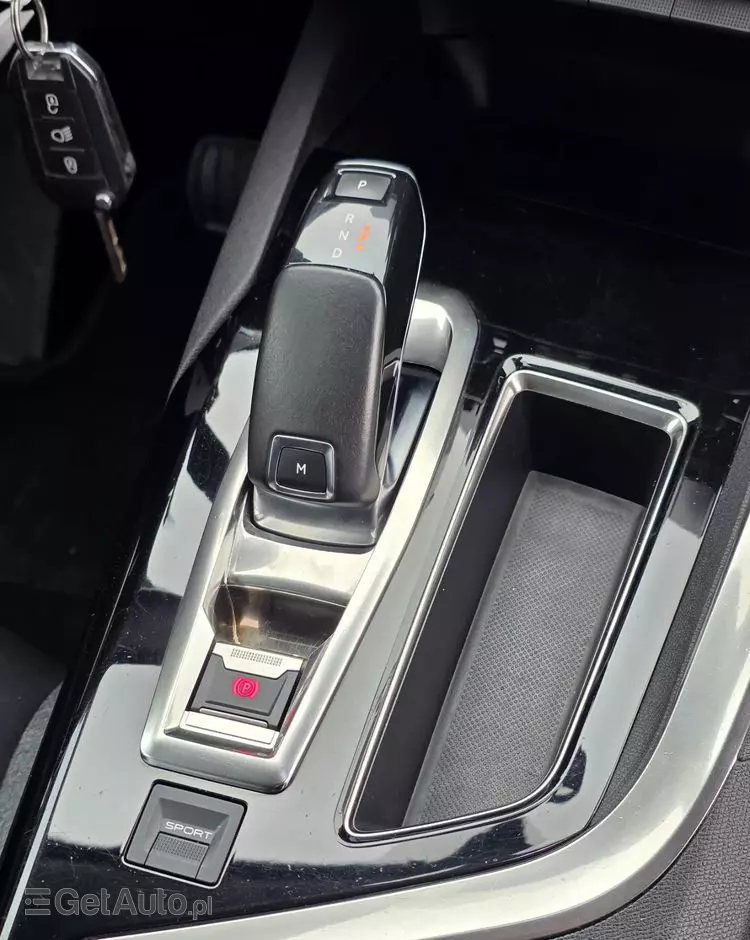 PEUGEOT 5008 E-HDI FAP 115 EGS6 Stop&Start Allure