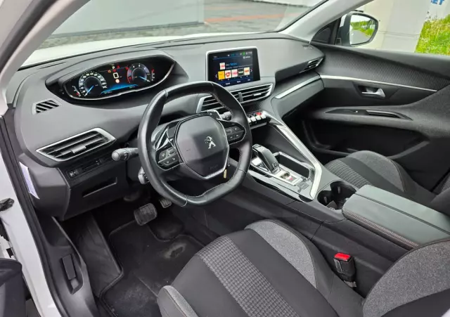 PEUGEOT 5008 E-HDI FAP 115 EGS6 Stop&Start Allure