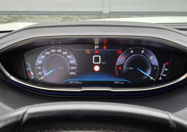 PEUGEOT 5008 E-HDI FAP 115 EGS6 Stop&Start Allure