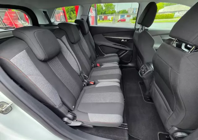 PEUGEOT 5008 E-HDI FAP 115 EGS6 Stop&Start Allure