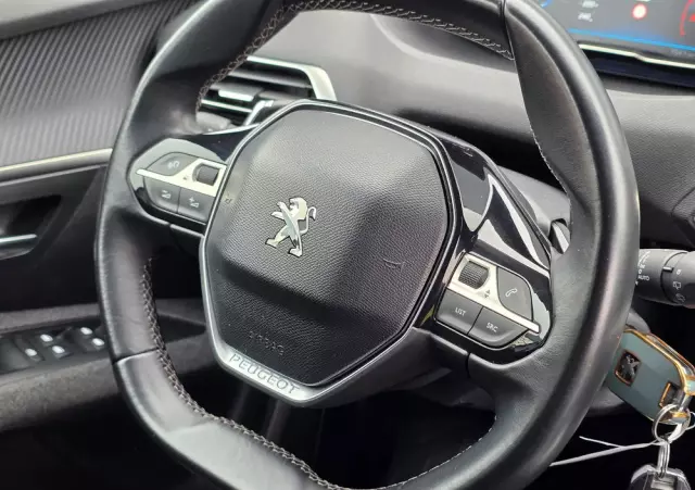 PEUGEOT 5008 E-HDI FAP 115 EGS6 Stop&Start Allure