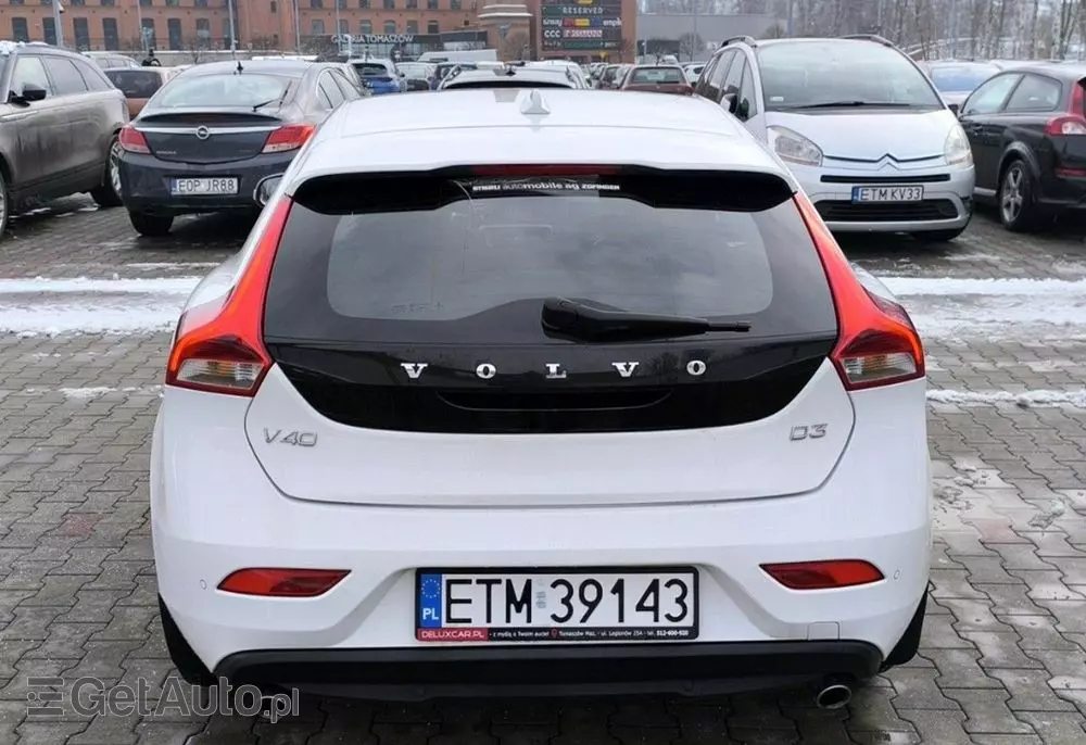 VOLVO V40 