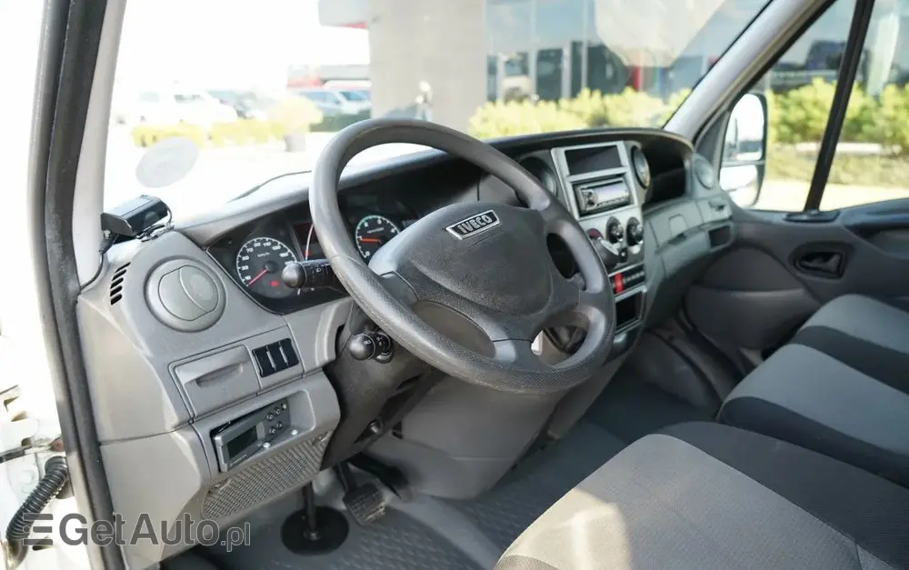 IVECO DAILY 35-130 / CHŁODNIA / AGREGAT THERMO KING / WINDA DHOLLANDIA / AUTOMAT / SPROWADZONY 