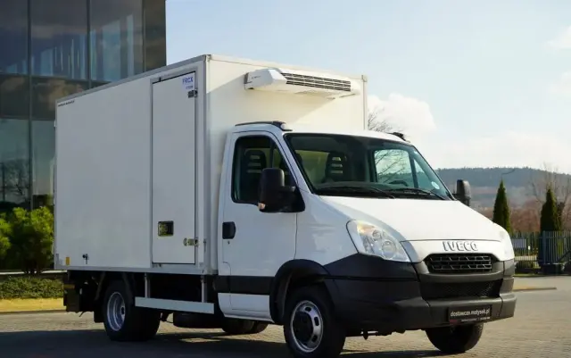 IVECO DAILY 35-130 / CHŁODNIA / AGREGAT THERMO KING / WINDA DHOLLANDIA / AUTOMAT / SPROWADZONY 