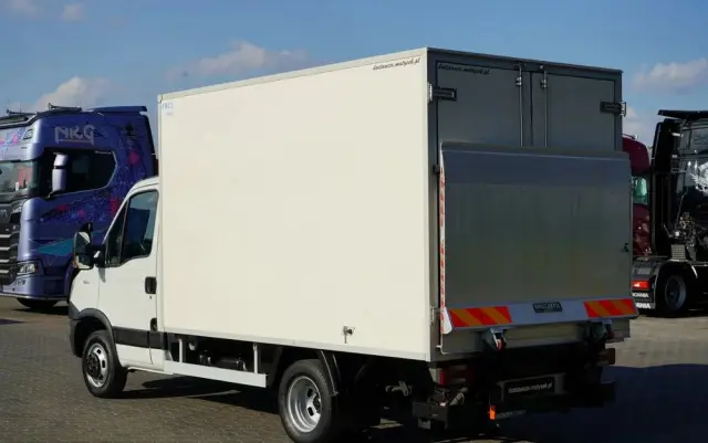 IVECO DAILY 35-130 / CHŁODNIA / AGREGAT THERMO KING / WINDA DHOLLANDIA / AUTOMAT / SPROWADZONY 