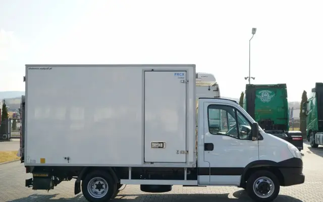 IVECO DAILY 35-130 / CHŁODNIA / AGREGAT THERMO KING / WINDA DHOLLANDIA / AUTOMAT / SPROWADZONY 