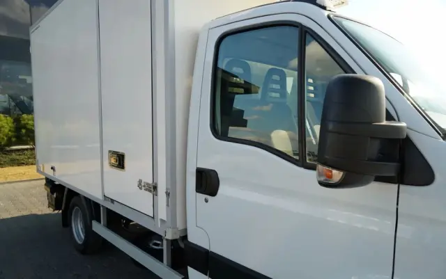 IVECO DAILY 35-130 / CHŁODNIA / AGREGAT THERMO KING / WINDA DHOLLANDIA / AUTOMAT / SPROWADZONY 