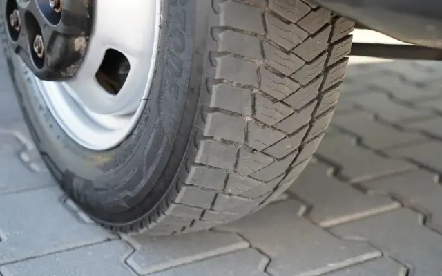 IVECO DAILY 35-130 / CHŁODNIA / AGREGAT THERMO KING / WINDA DHOLLANDIA / AUTOMAT / SPROWADZONY 