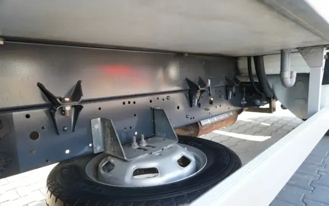 IVECO DAILY 35-130 / CHŁODNIA / AGREGAT THERMO KING / WINDA DHOLLANDIA / AUTOMAT / SPROWADZONY 