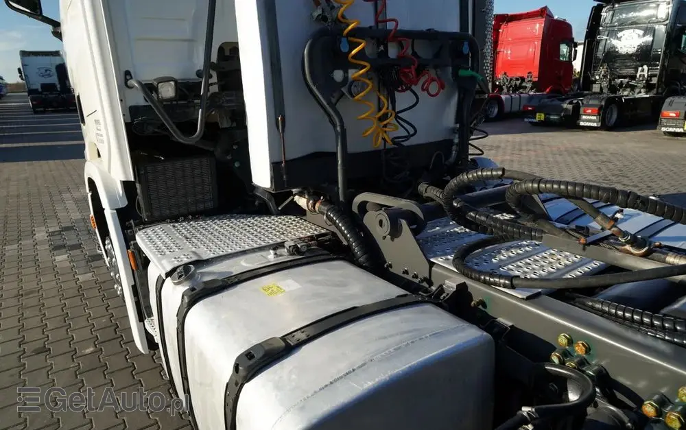 SCANIA R 650 / V8 / 6x4 / HYDRAULIKA /  DMC: 100.000 KG / I-PARK COOL / 3 OSIOWY CIĄGNIK SIODŁOWY / OPONY 100% 