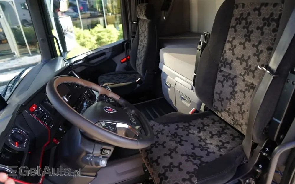 SCANIA R 650 / V8 / 6x4 / HYDRAULIKA /  DMC: 100.000 KG / I-PARK COOL / 3 OSIOWY CIĄGNIK SIODŁOWY / OPONY 100% 