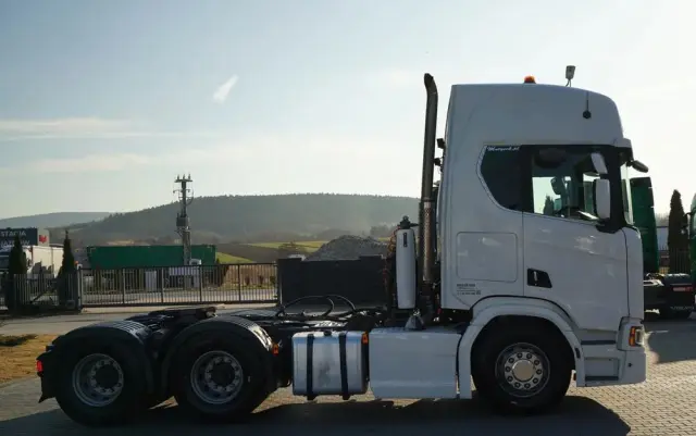 SCANIA R 650 / V8 / 6x4 / HYDRAULIKA /  DMC: 100.000 KG / I-PARK COOL / 3 OSIOWY CIĄGNIK SIODŁOWY / OPONY 100% 