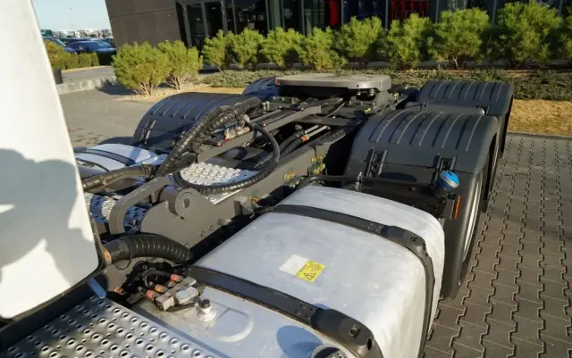 SCANIA R 650 / V8 / 6x4 / HYDRAULIKA /  DMC: 100.000 KG / I-PARK COOL / 3 OSIOWY CIĄGNIK SIODŁOWY / OPONY 100% 