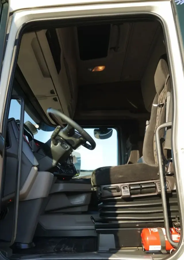 SCANIA R 650 / V8 / 6x4 / HYDRAULIKA /  DMC: 100.000 KG / I-PARK COOL / 3 OSIOWY CIĄGNIK SIODŁOWY / OPONY 100% 